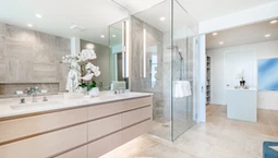 Brzydki zapach i wilgoć w łazience – jak skutecznie rozwiązać ten problem?