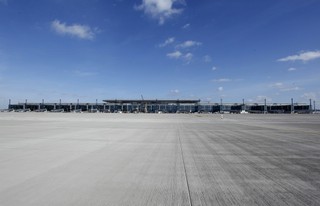 Nie tylko Modlin ma kłopoty. Nowe berlińskie lotnisko z 20 tys. usterek