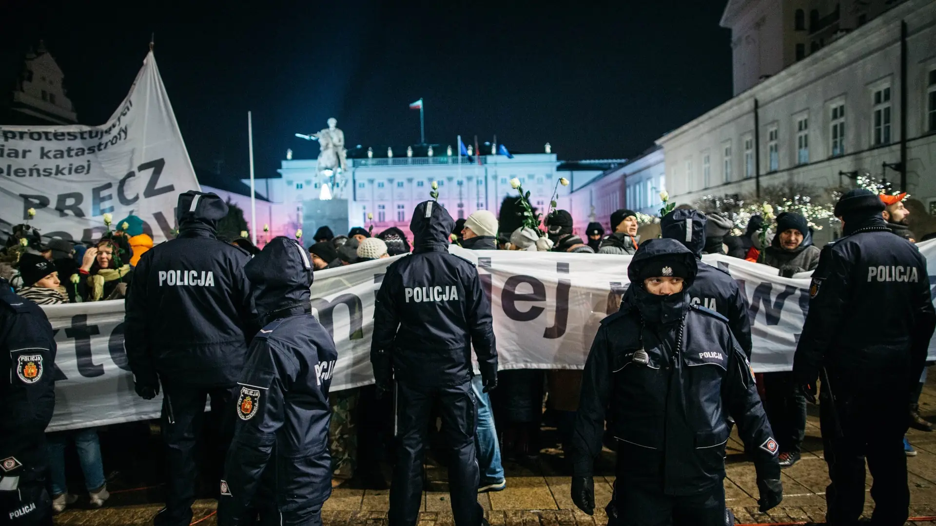 Obchody rocznicy smoleńskiej vs kontrmiesięcznica. Polska znów się podzieli