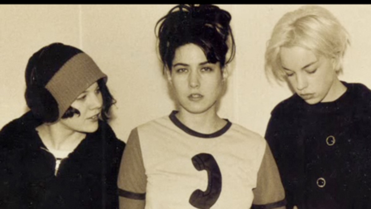 Ruch Riot Grrrl wniósł feminizm do alternatywnego rocka lat 90. Piętnaście lat później nadal daje się odczuć wstrząsy wtórne.