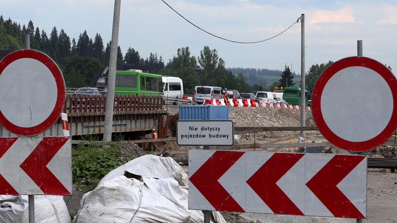 Od jutra do 25 kwietnia będzie zamknięta dla ruchu samochodowego popularna Zakopianka na odcinku od Lubnia do Skomielnej Białej. Samochody będą kierowane na objazd przez Mszanę Dolną.