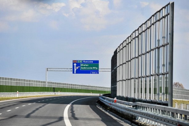 29.10.2013 Rzeszów. Plac budowy autostrady A4 od węzła Rzeszów Centralny do węzła Dębica Pustynia. Fot. Patryk Ogorzałek / Agencja Gazeta