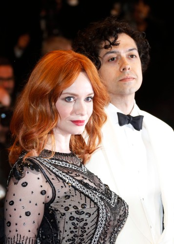 Christina Hendricks z mężem w Cannes