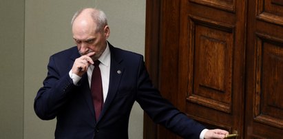 Gigantyczne zamieszanie. Macierewicz wyprowadza Polskę z Eurokorpusu?!