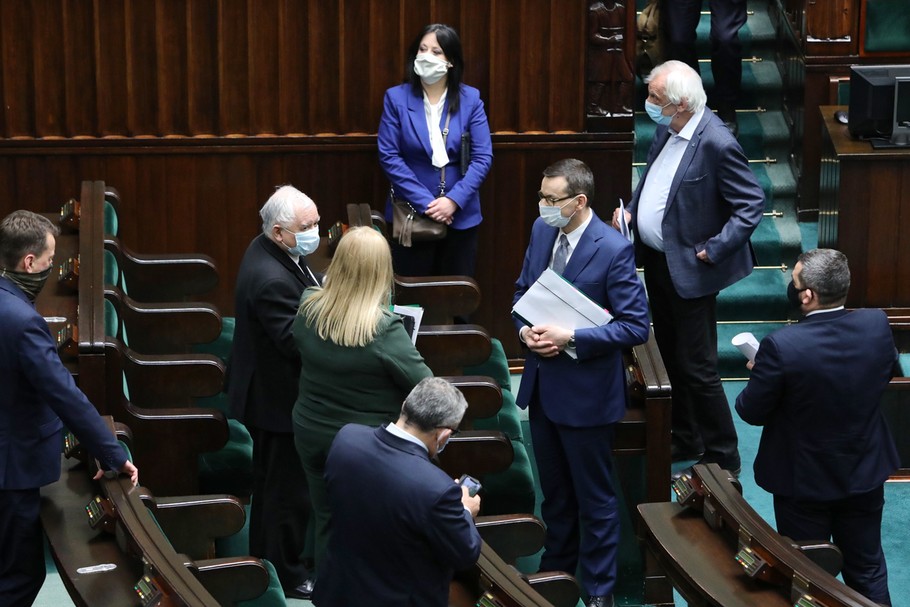 Posłowie zdecydowali w głosowaniu o losie poprawek Senatu do ustawy o szczególnych instrumentach wsparcia w związku z rozprzestrzenianiem się wirusa SARS-CoV-2