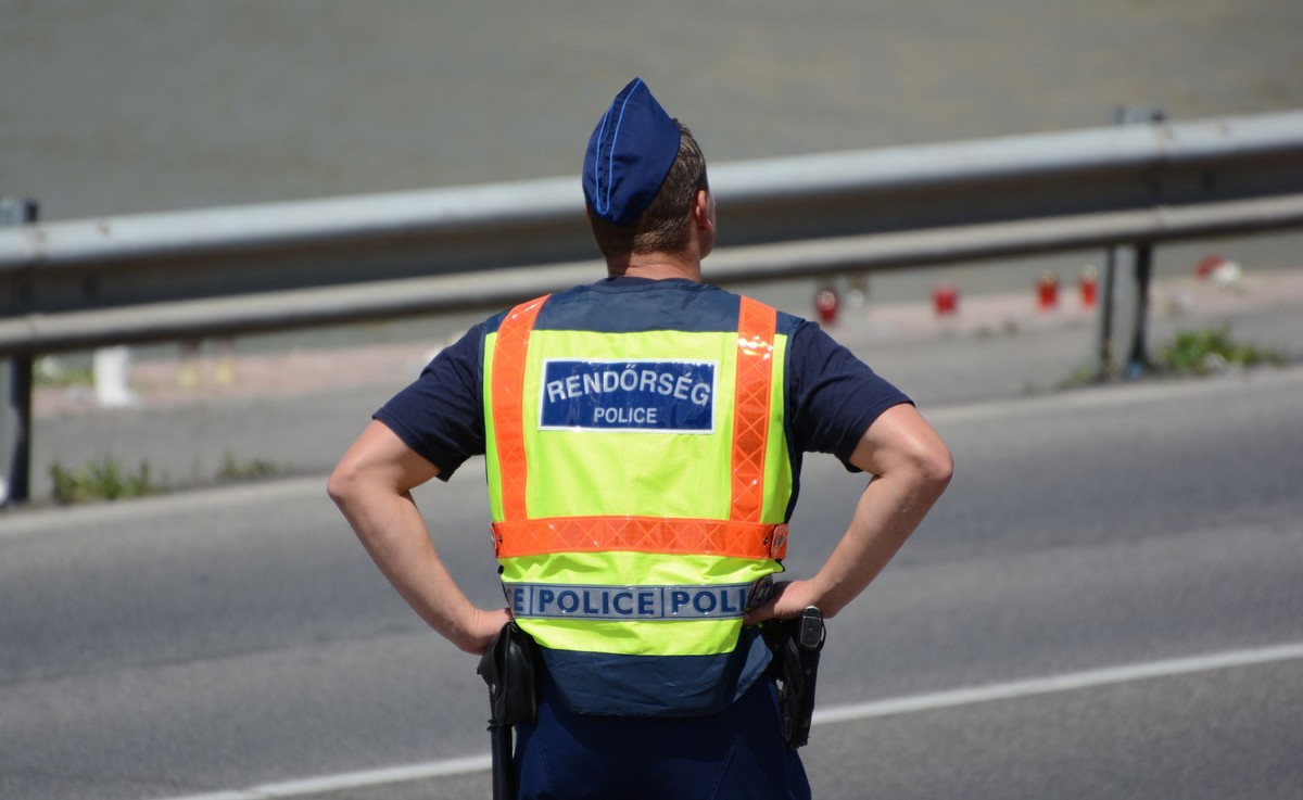 Węgierski policjant