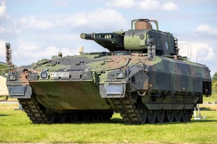 Puma z Niemiec bez pancerza. Spóźni się na spotkanie z Rosjanami