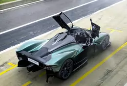 Aston Martin Valkyrie Spider – bez dachu z charakterem F1