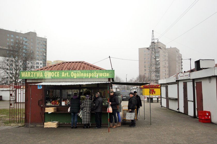 Targowisko przy ul. Tysiąclecia w Dąbrowie Górniczej