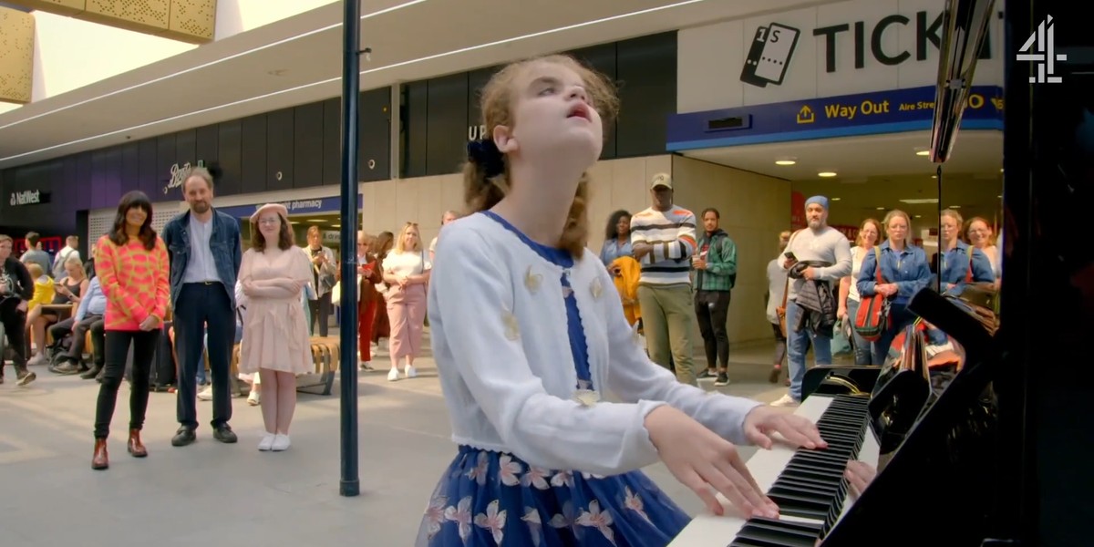 Gra 13-letniej, niewidomej Lucy na fortepianie zachwyciła publiczność i jurorów.