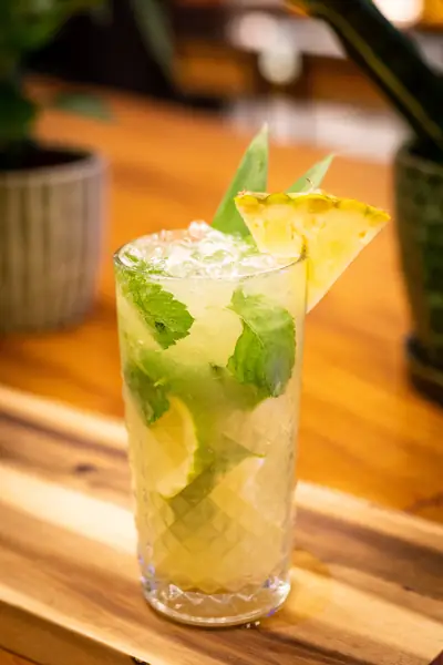 Ananasowe Mohito by WuWu, fot: Dominik Czerny