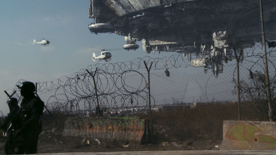 Kadr z filmu "Dystrykt 9"