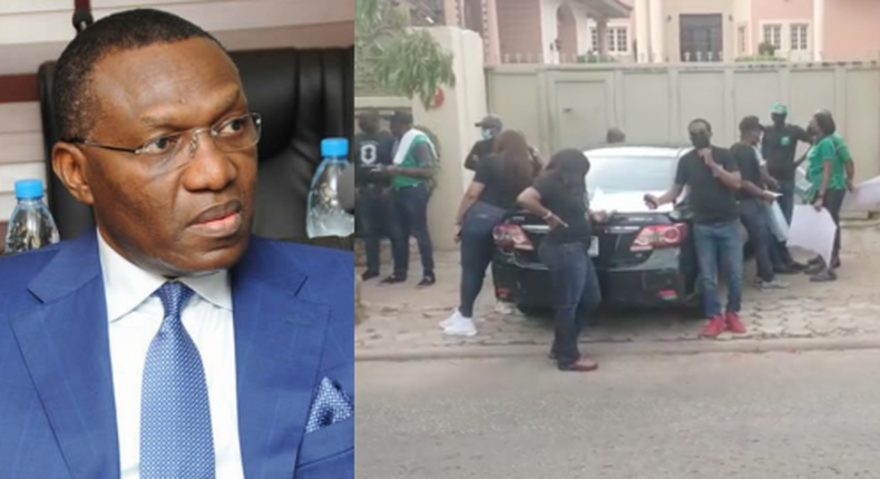 Employees of Heritage Bank picket Andy Uba's home on June 21, 2021 (Linda Ikeji)