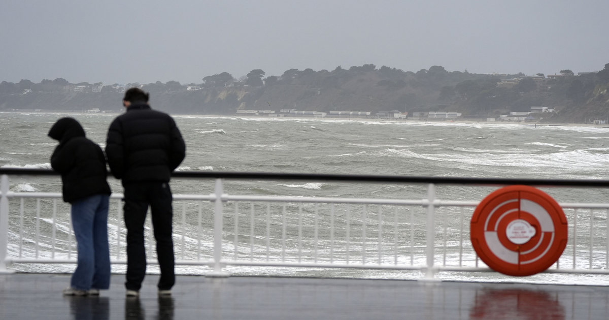 UK-weather-warnings-for-Christmas-Day-Winds-up-to-65mph-and-minus-6C-forecast
