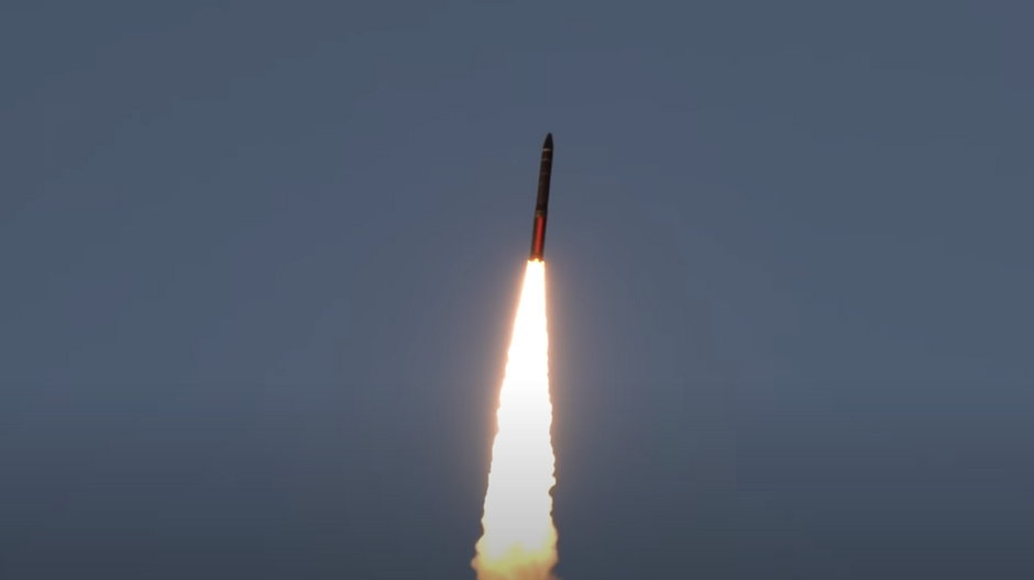 Start rosyjskiej rakiety balistycznej podczas ćwiczeń w grudniu 2020 r.