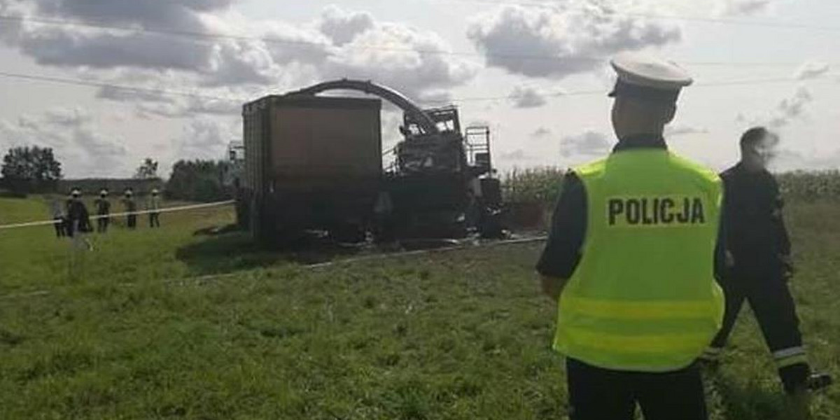 Podlasie: Kombajn zahaczył o linię energetyczną. 2 osoby nie żyją