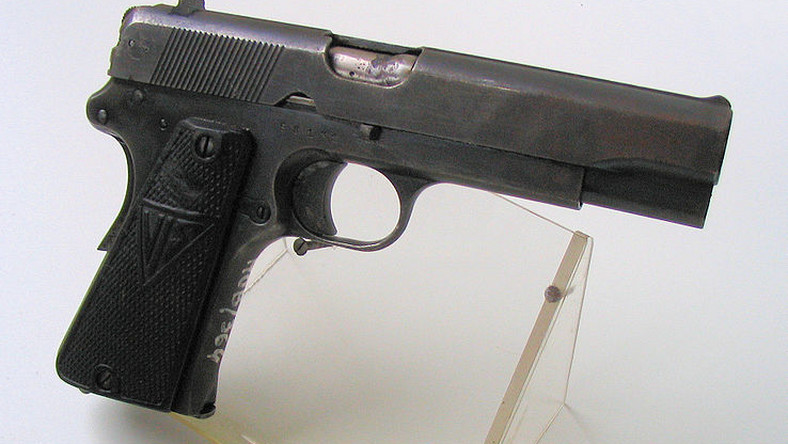 Pistolety VIS wz. 35 produkowane były w Fabryce Broni w Radomiu i służyły jako broń osobista oficerom i podoficerom Wojska Polskiego. Całkiem nowe egzemplarze będzie można nabyć już niebawem na internetowej aukcji!