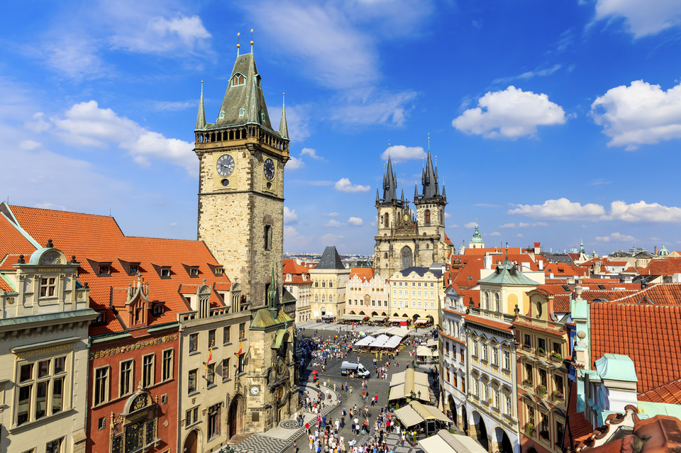 V miejsce - ratusz w Pradze (Staroměstská radnice) - 623 tys. gości