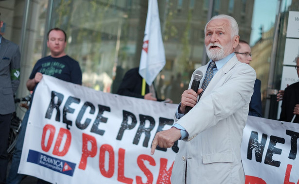 "Ręce precz od Polski". Manifestacja ugrupowań prawicowych przed siedzibą KE w Warszawie