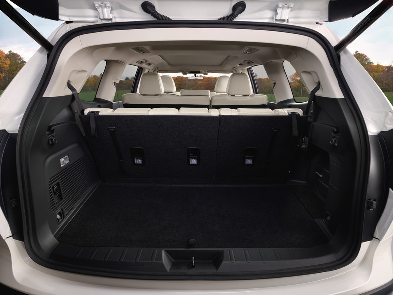To nie jest bagażnik Subaru Ascent w odmianie 5 osobowej. Tyle miejsca jest gdy wszystkie siedzenia są rozłożone i odsunięte do przodu