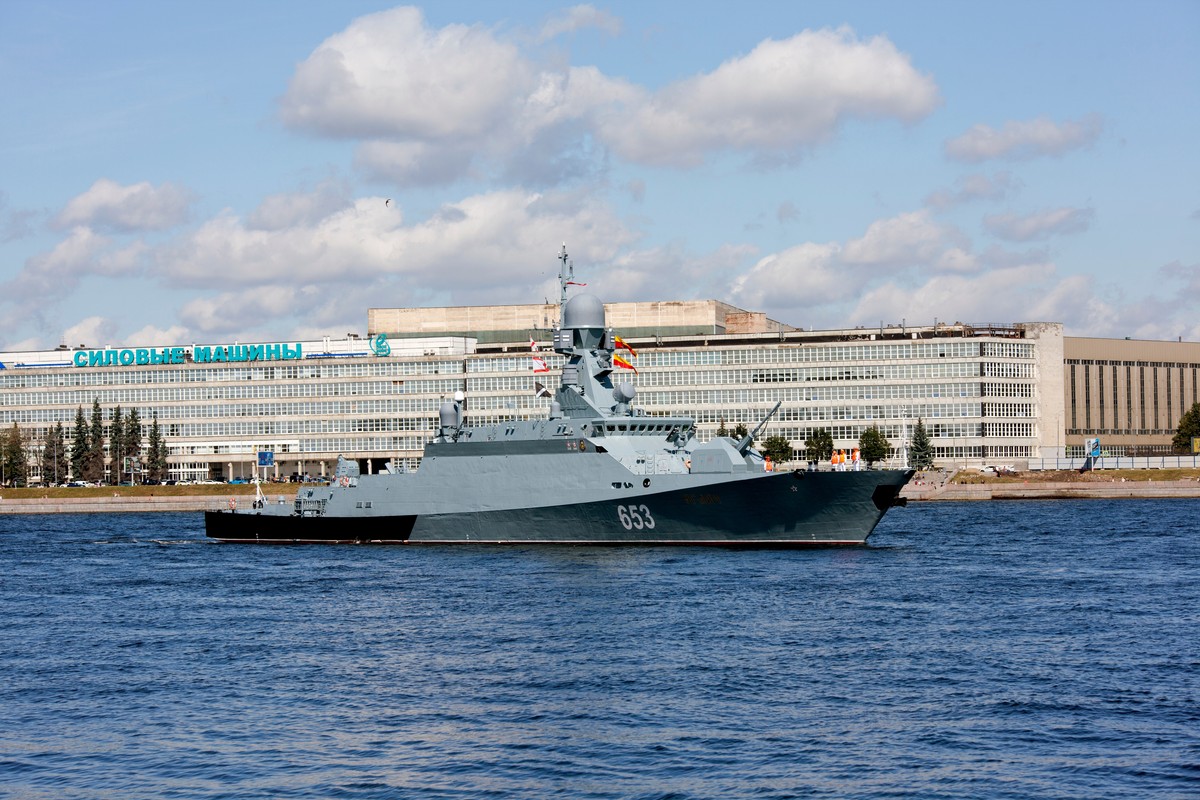 Rosja przenosi okręt rakietowy na Bałtyk. Zmiana strategii czy reakcja na zagrożenie?