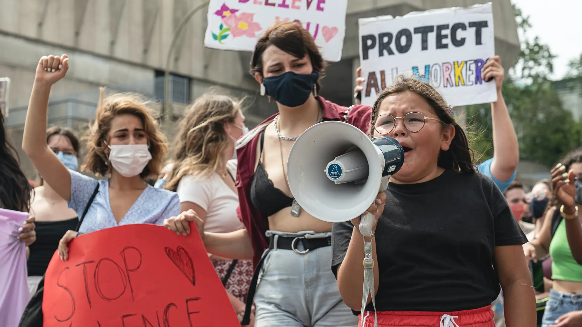 Zapytałyśmy kobiety, dlaczego zostały feministkami. Co odpowiedziały?