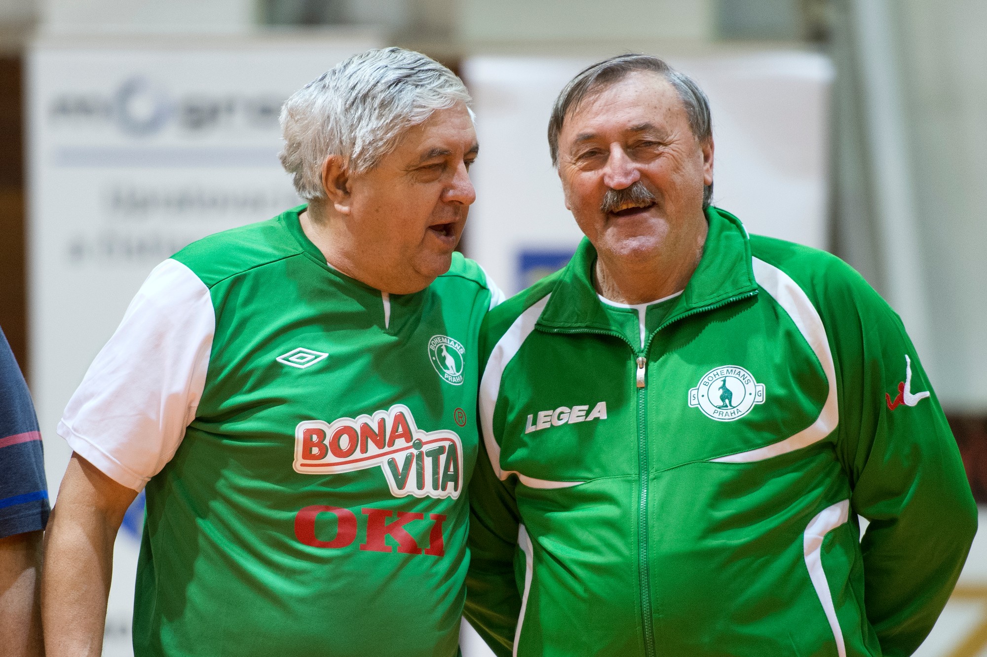 Bývalí československí futbalisti Antonín Panenka a Karol Dobiáš.