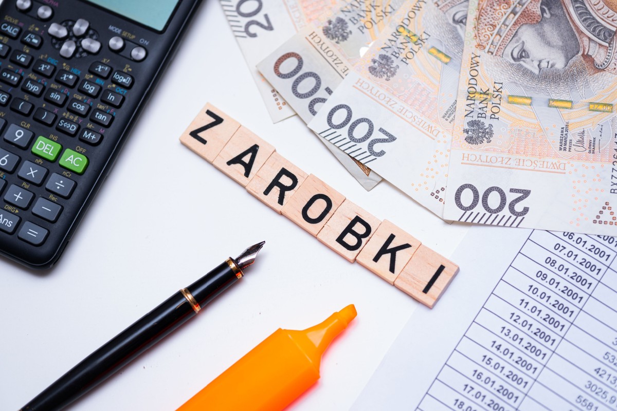 Mediana lepiej pokazuje sytuację w płacach od bardziej popularnej średniej.