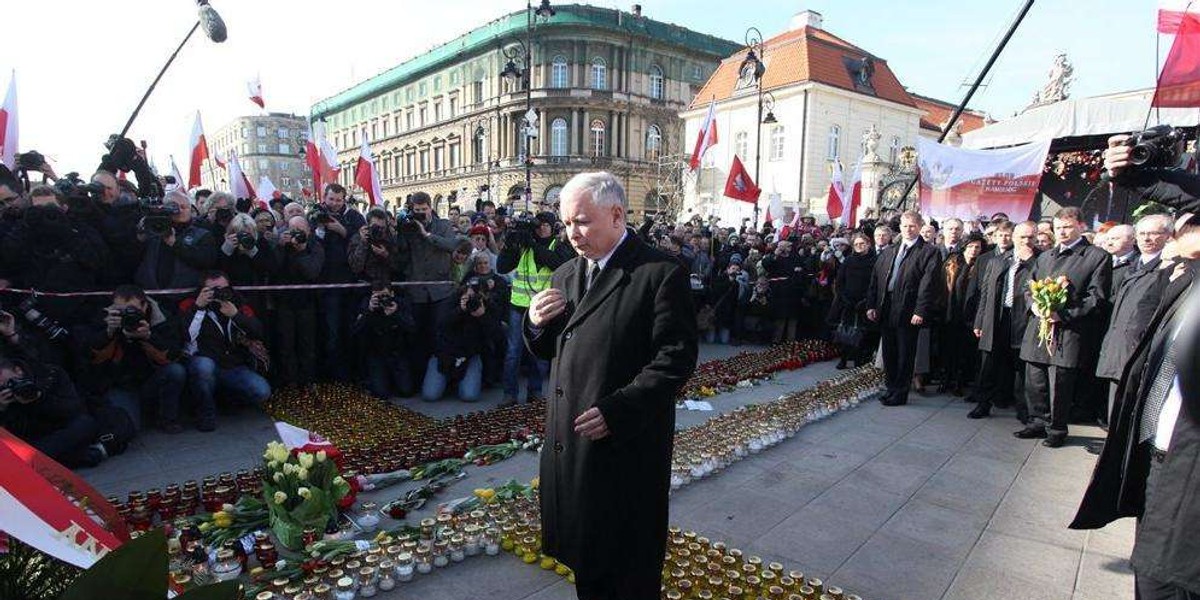 Kaczyński poruszony. Nie był w stanie przemawiać?