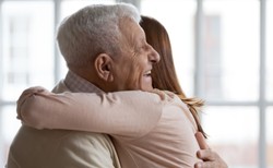 Ile dni kwarantanny należy zrobić, aby móc bezpiecznie odwiedzić dziadków?