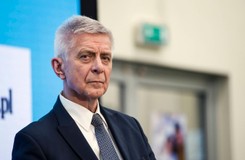 Belka drwi z 'raportu czosnkowego” Błaszczaka. 'Komisja ds. wampirów'