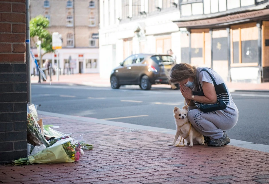 Minut ćutnje za žrtve napada