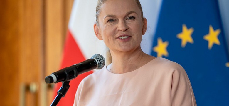 Min. edukacji B. Nowacka o udziale rodziców w wycieczkach szkolnych