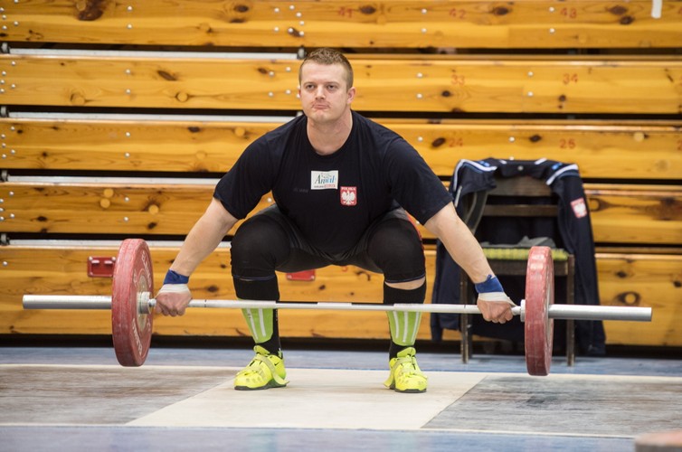 Tak trenują polscy sztangiści. Przerzucają tony żelaza