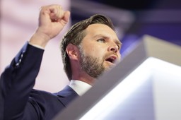 Konwencja Trumpa. Vance: Biden uczynił Amerykę słabszą i uboższą