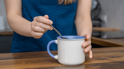 Zalej to wodą i pij przed śniadaniem. Płaski brzuch i zastrzyk energii gwarantowane