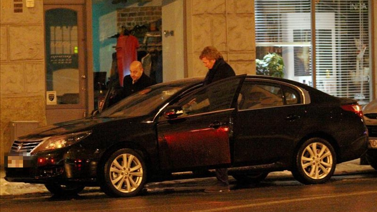 Choć w Polskim Związku Piłki Nożnej wiele zmienia się wiele na lepsze, nie zmienia się jedno. Prezesi wciąż jeżdżą wypasionymi furami.