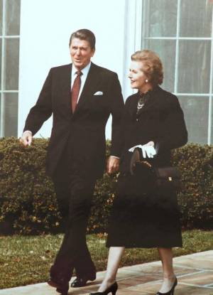 Reagan i Margaret Thatcher - jego najważniejsza sojuszniczka w polityce międzynarodowej (fot. za public-domain-content.com , domena publiczna).