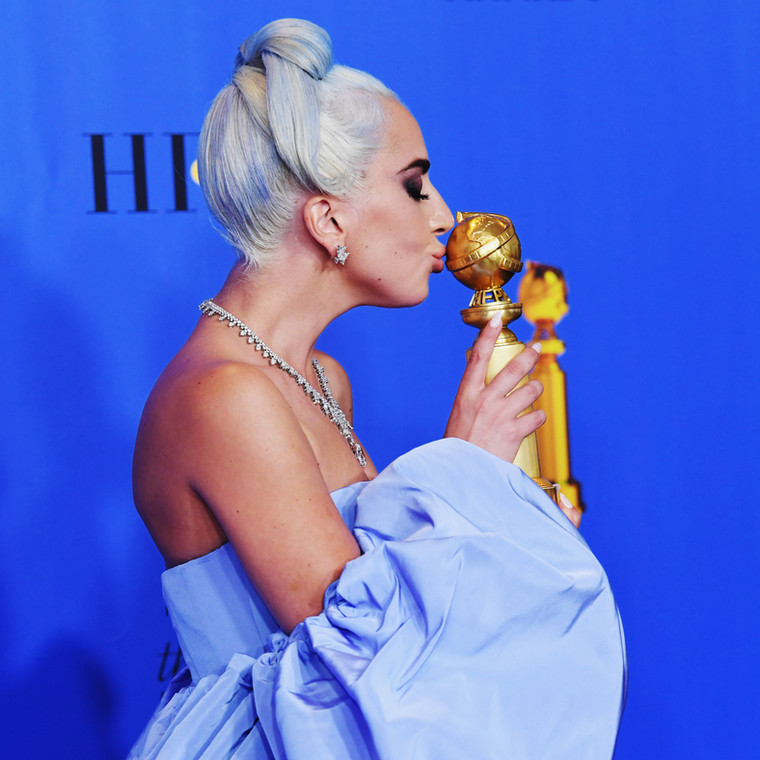 Lady Gaga ze statuetką Złotych Globów, 2019 r.