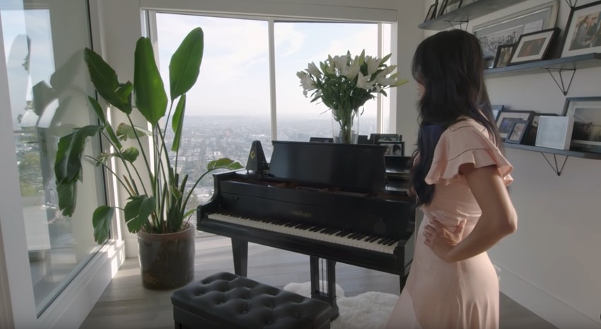 Nikol Šerzinger kuća