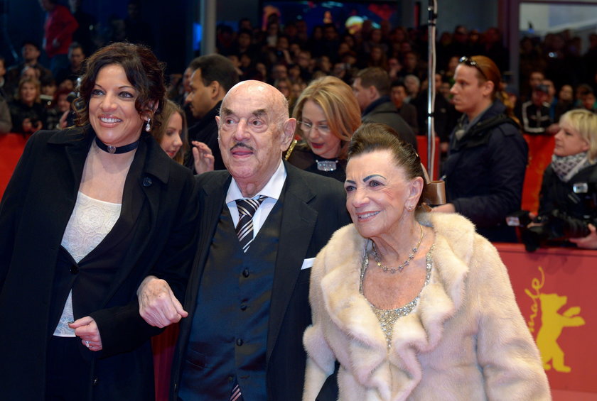 FILE PHOTO: German film producer Artur Brauner arrives for the Berlin premiere of the movie 'The Per