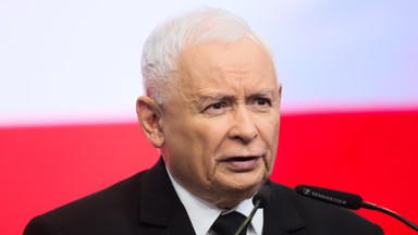 Pieniądze za podpis. Jarosław Kaczyński miał przekazać księdzu 50 tys. zł