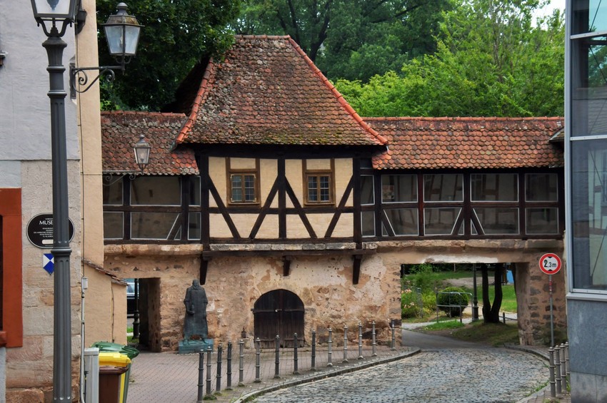Deo originalnog srednjovekovnog gradskog zida u Ansbahu u kojem je živeo Kaspar Hauzer