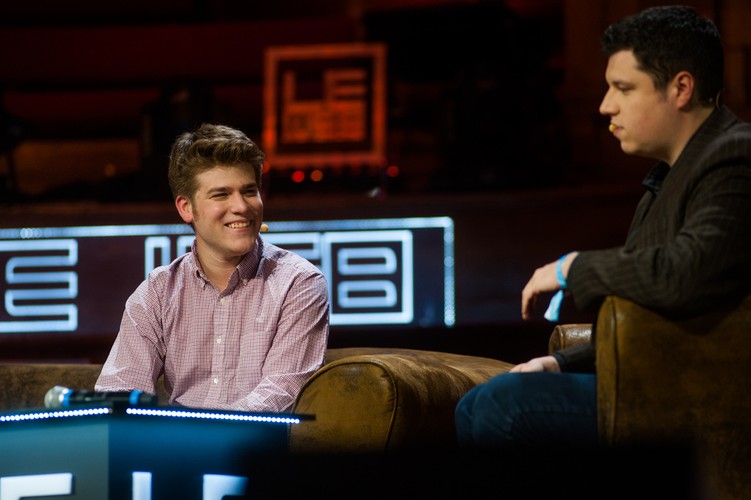 <b>Zach Sims (na zdjęciu po lewej) i Ryan Bubinski (Codecademy) </b><br /> Dzięki temu start-upowi można nauczyć się za darmo podstaw JavaScriptu. Używa go już ponad milion osób, w tym burmistrz Nowego Jorku Michael Bloomberg.