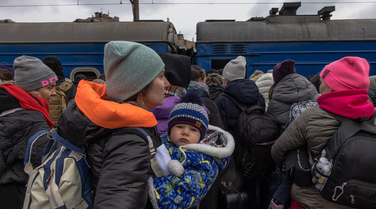 Holnap délután felvonulnak az ukrán anyák Budapesten / Illusztráció / Fotó: MTI/EPA/Roman Pilipej
