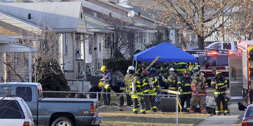 Spasioci pretražuju područje nesreće u potrazi za povređenima