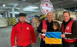 Były premier Wielkiej Brytanii Cameron w Polsce. Przywiózł pomoc humanitarną dla Ukraińców