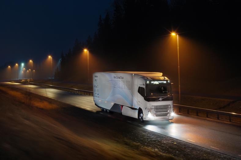 Według Volvo Concept Truck może jeździć w trybie elektrycznym przez 10 km