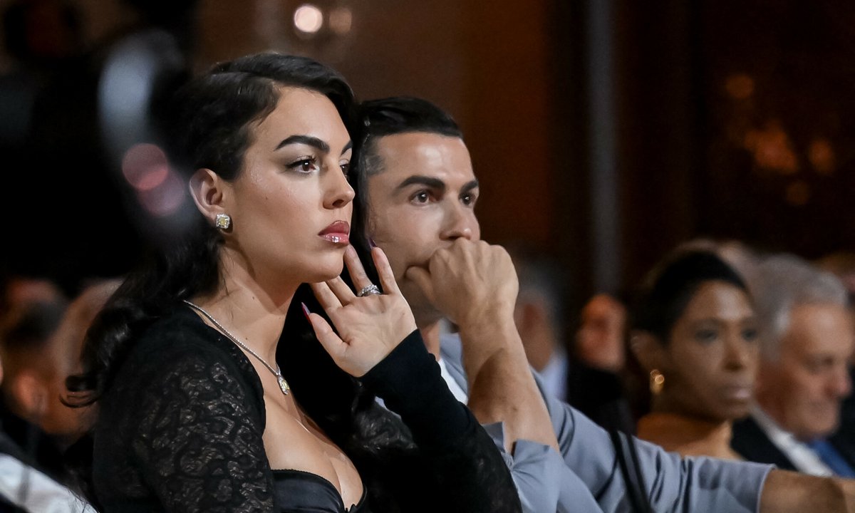 Tajemniczy lot Cristiano Ronaldo. Czy gwiazdor opuścił Arabię Saudyjską po ataku na ambasadę USA?