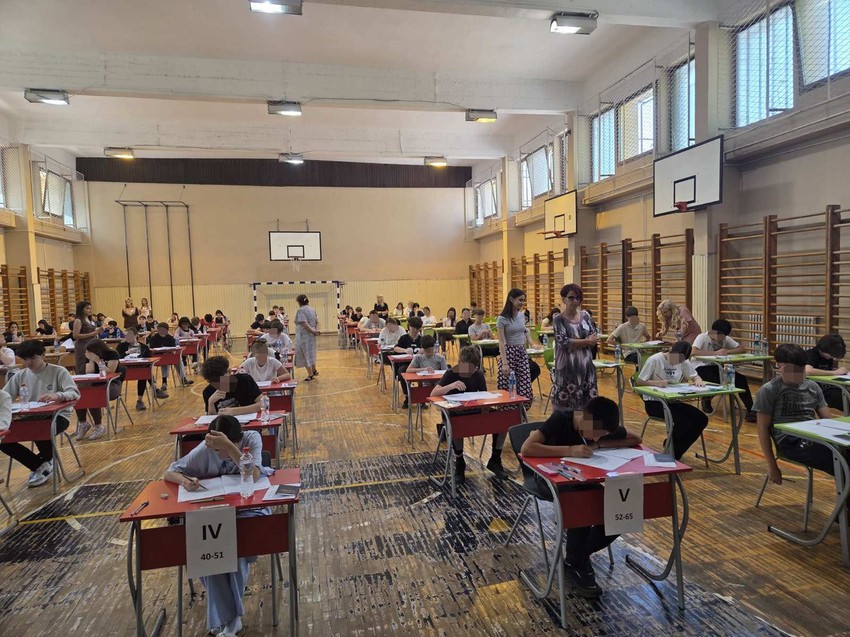 Mali maturanti u Srbiji kažu da im je matematika bila lakša od maternjeg jezika i književnosti